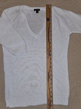 ANN TAYLOR Cotton V-neck Sweater Size S